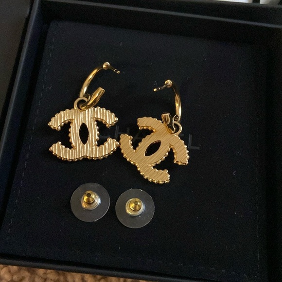 Authentic Chanel CC earrings - Picture 5 of 14